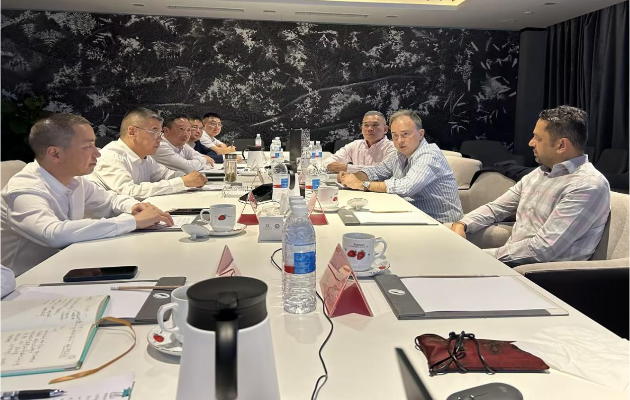 OI集团亚洲区总经理一行到四川天马进行考察交流(图6) OI集团亚洲区总经理一行到四川天马进行考察交流(图6)