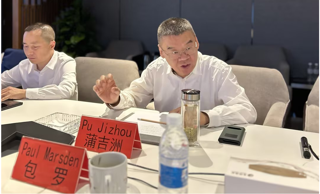 OI集团亚洲区总经理一行到四川天马进行考察交流(图7) OI集团亚洲区总经理一行到四川天马进行考察交流(图7)